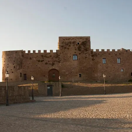 Διαμέρισμα Borgo Petelia, Casa Mannarino, Eugenio *